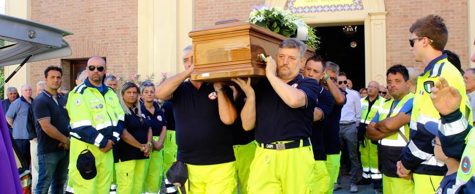 L’ultimo saluto di Protezione civile e vigili a Claudio Lodi