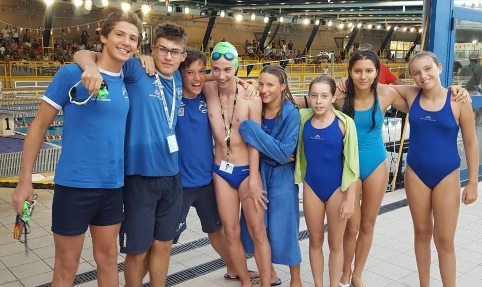 Brillano gli Esordienti della Coopernuoto