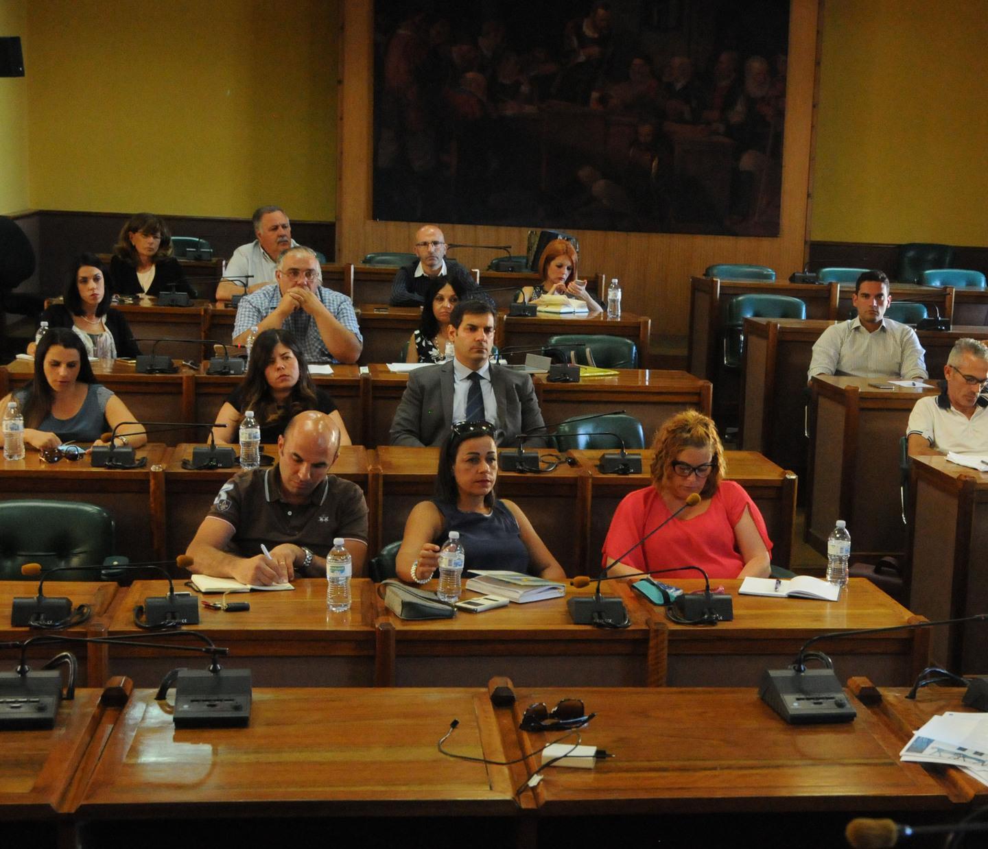 Treni, Regione nel mirino: «Costi elevati? Solo bugie» 