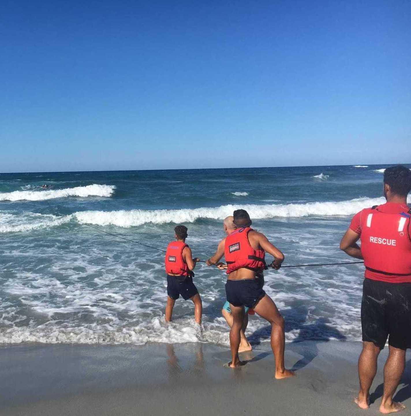 Undici soccorsi in mare a Santa Lucia