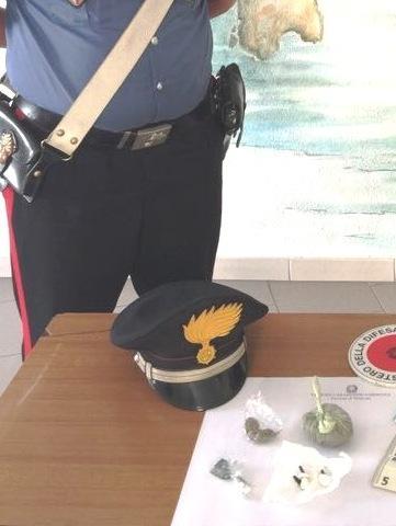 Arrestato spacciatore 24enne trovato con coca e marijuana