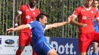 Ghidotti in azione con la maglia del Prato (Foto Batavia)