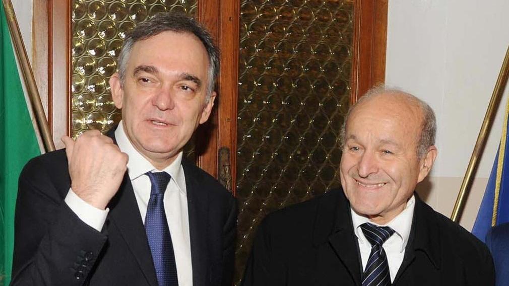 Il presidente Enrico Rossi con Issad Rebrab a Piombino (foto Paolo Barlettani)