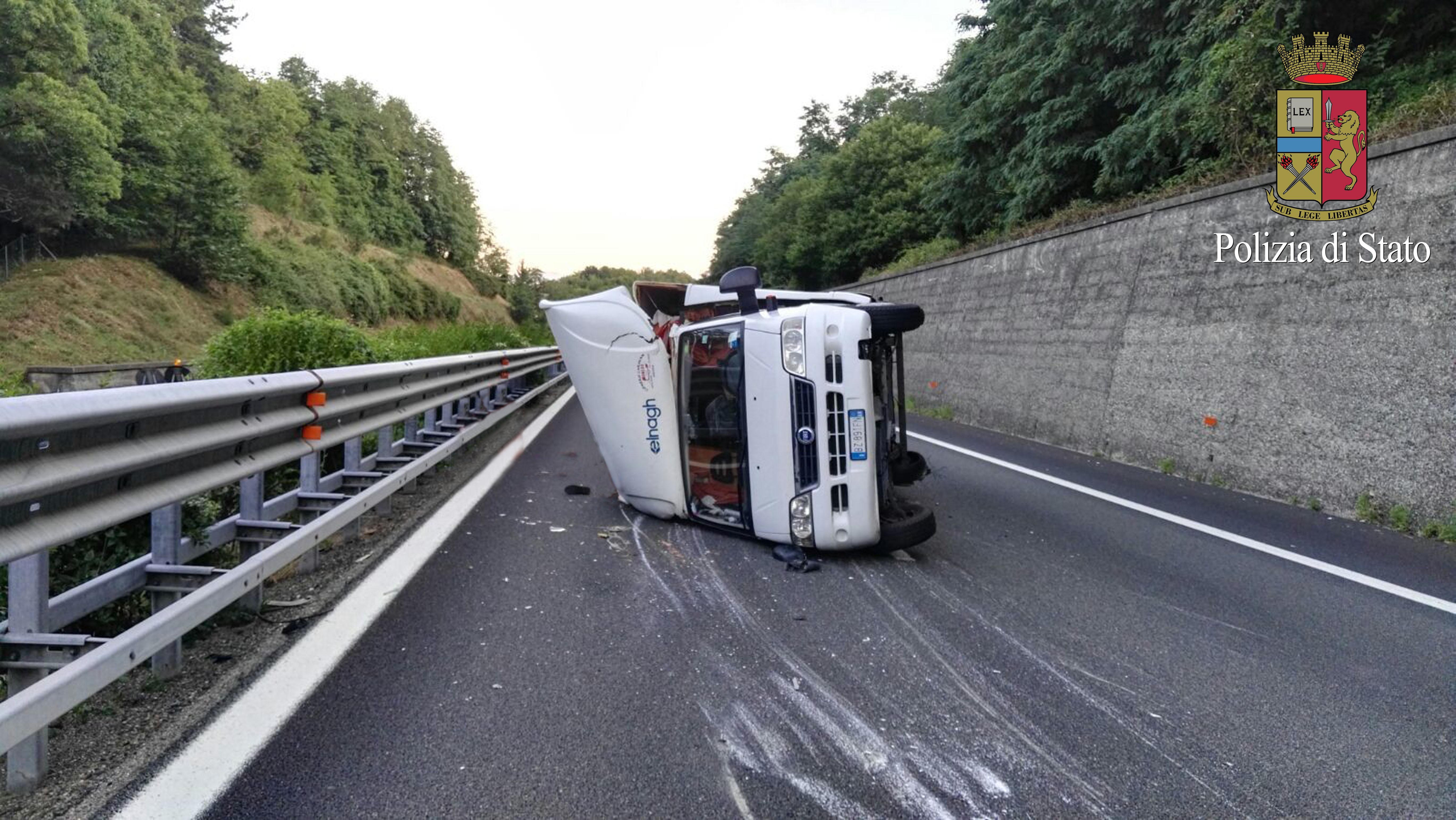 Il camper ribaltato