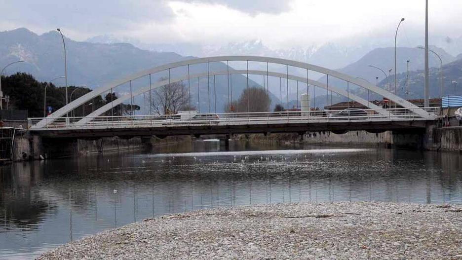 «Sul fiume vincono i ladri» nasce il Gruppo di vicinato
