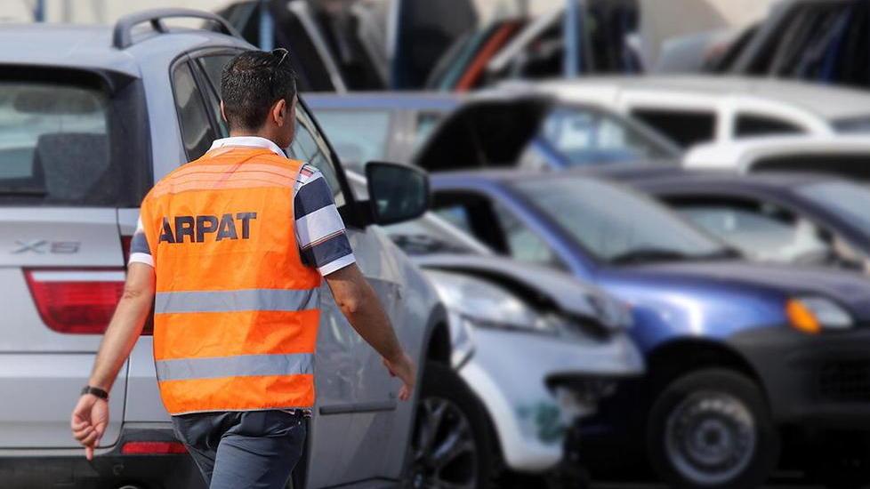 Costretti a stare con le finestre chiuse per i cattivi odori