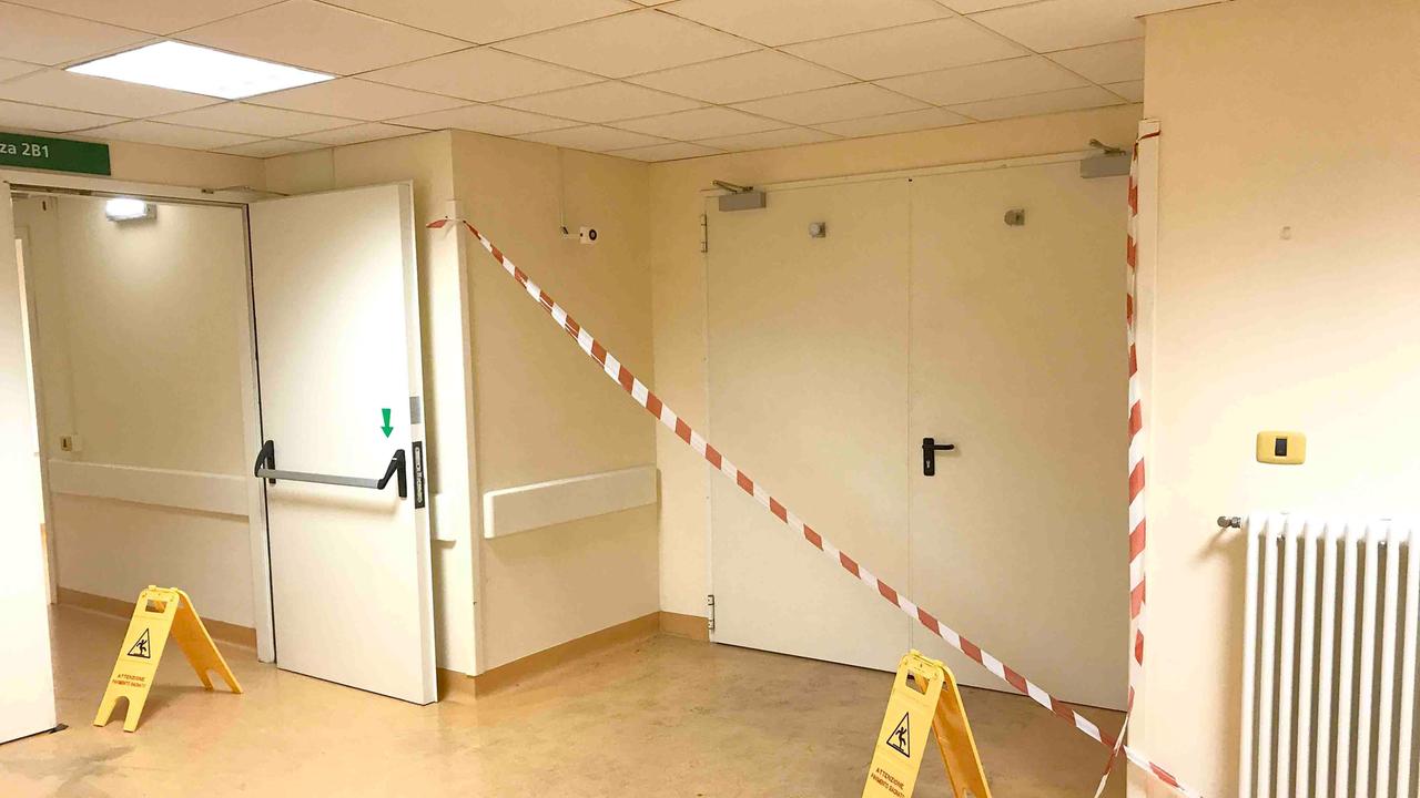 Rogo in un bagno all'ospedale di Cona