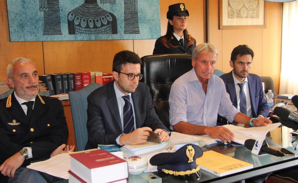 La conferenza stampa in Procura (foto Batavia)