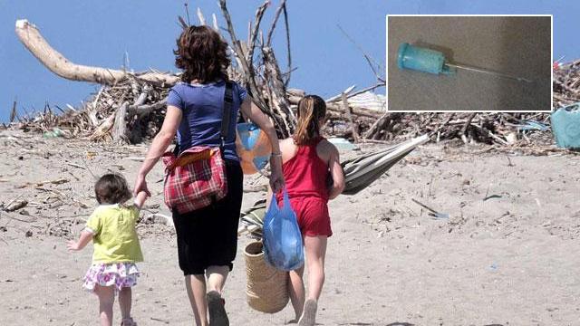 Punta da una siringa in spiaggia. La donna: "Dovrò stare in ansia per sei mesi"