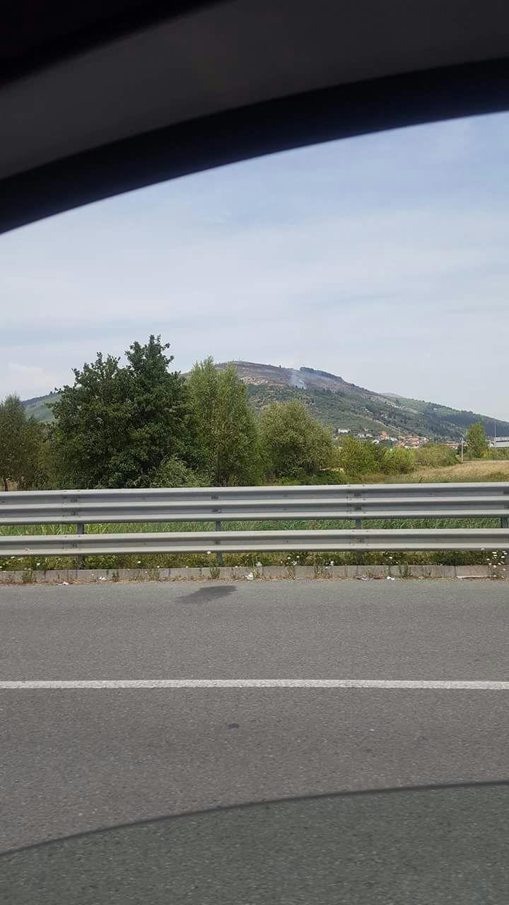 Uno dei focolai ancora attivi nella zona di Pizzidimonte