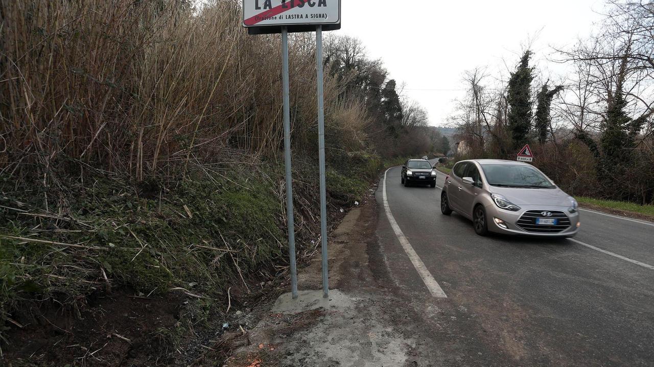 Scontro con un furgone: muore a 25 anni sulla moto in fiamme