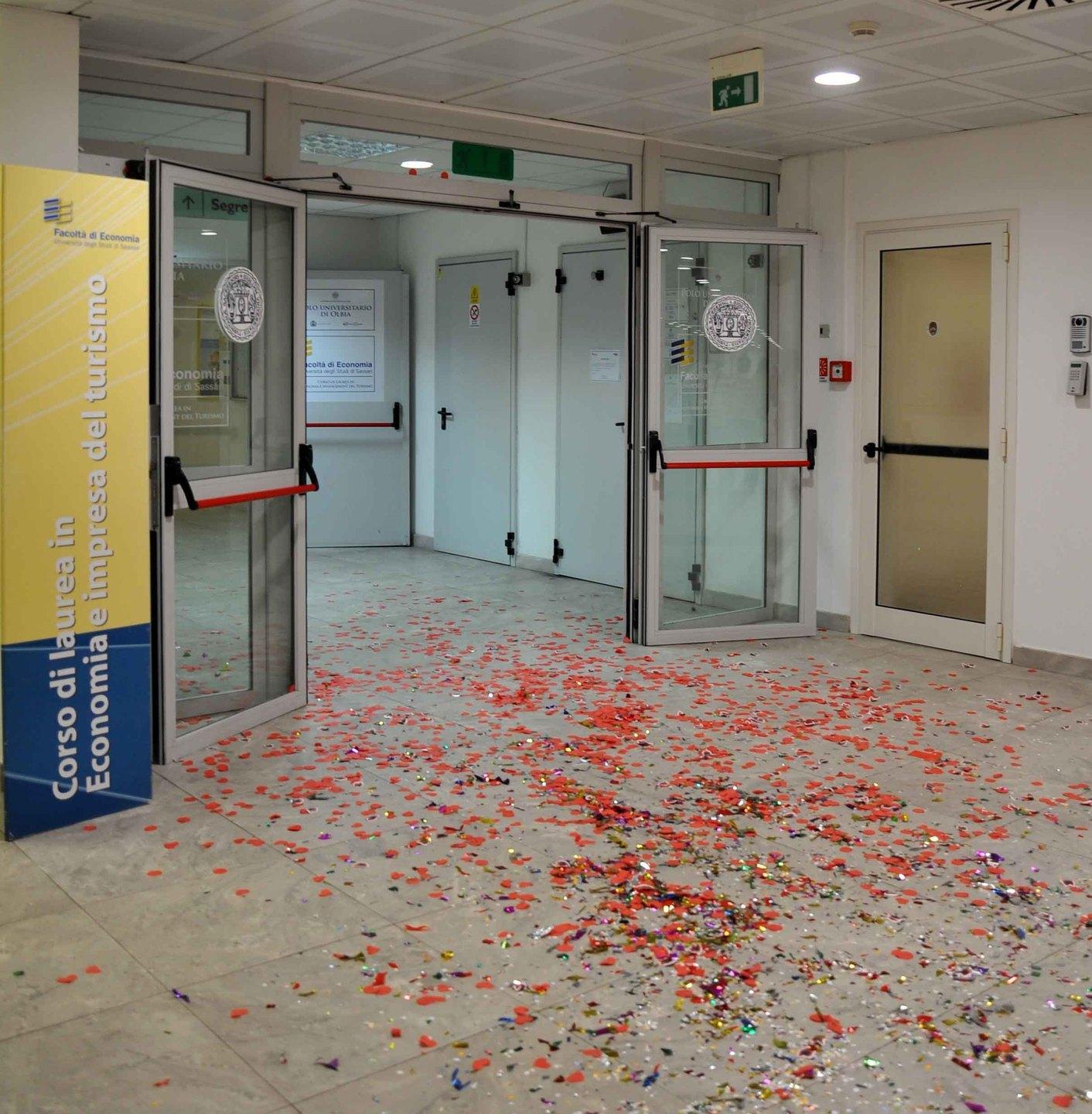 A Olbia panico attentato per i botti della festa: 3 feriti 