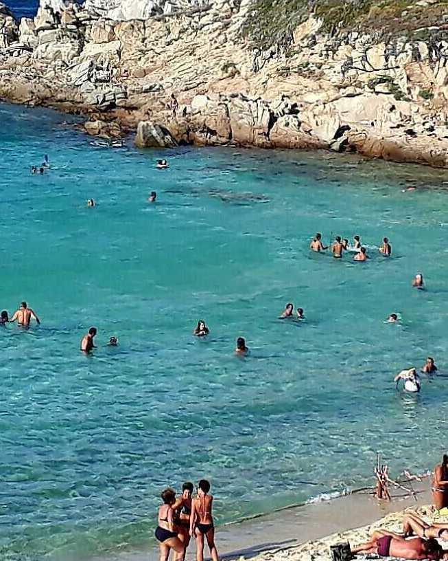 Spiaggia della Rena Bianca rimosso un cavo sottomarino 