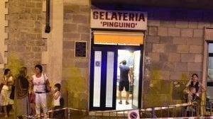 La gelateria (foto Ansa)