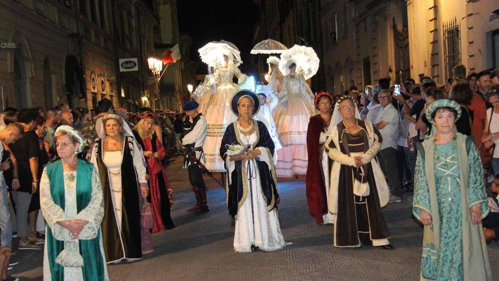 Il Corteggio in via Cironi e al Serraglio