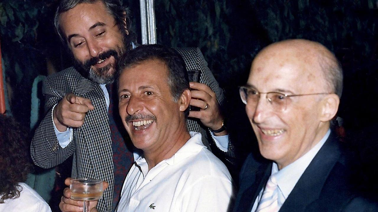 La mafia non esiste (ma persiste)