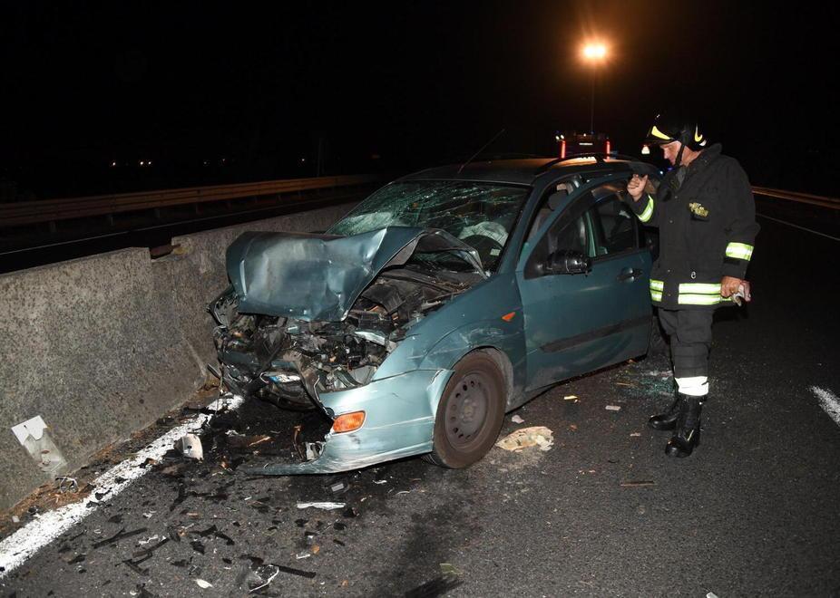 Muore nello schianto in superstrada 