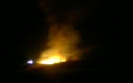 L'incendio nella notte nella foto inviata da un lettore