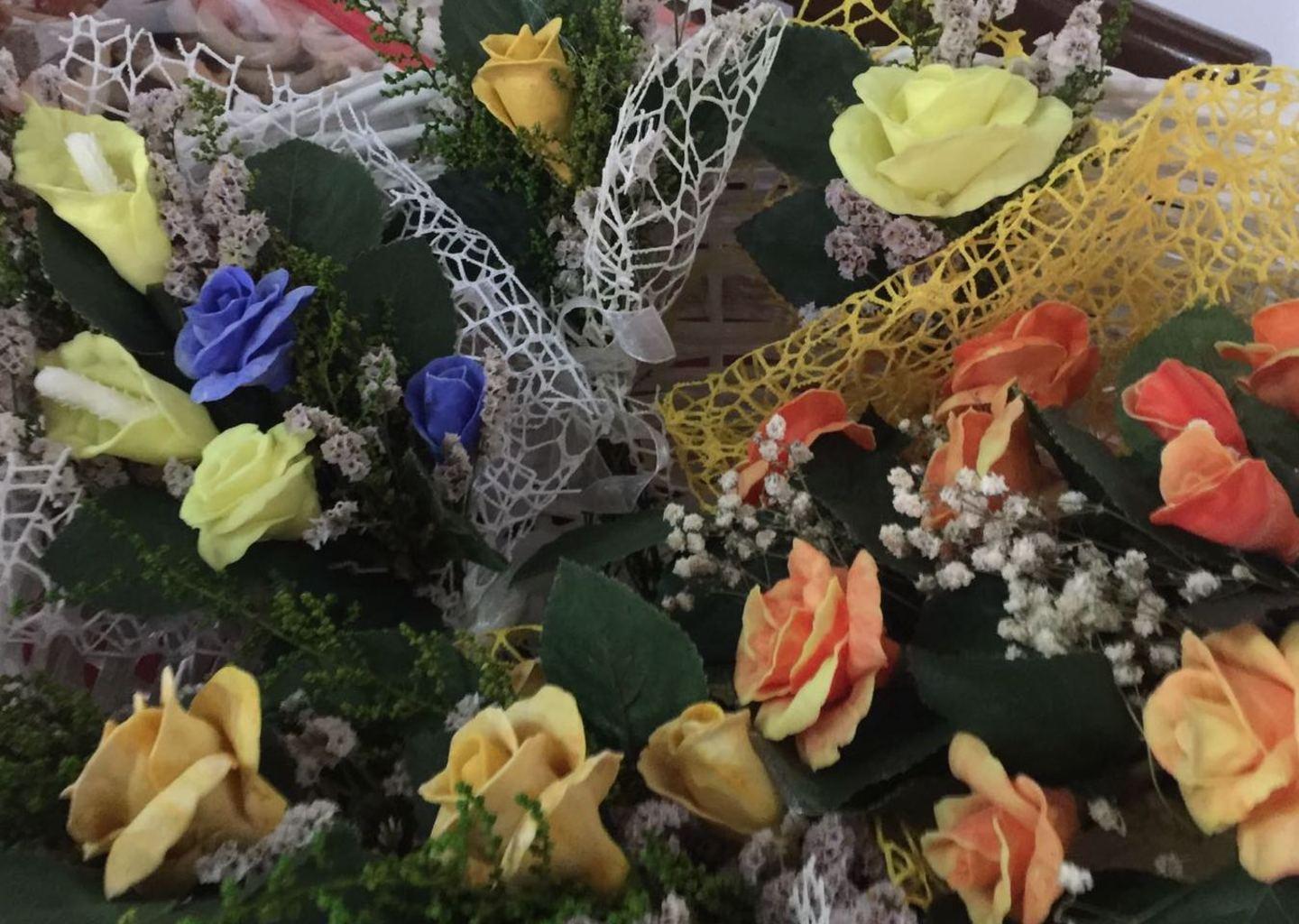 I fiori e le stelle di pane del forno Dettori a Sennori