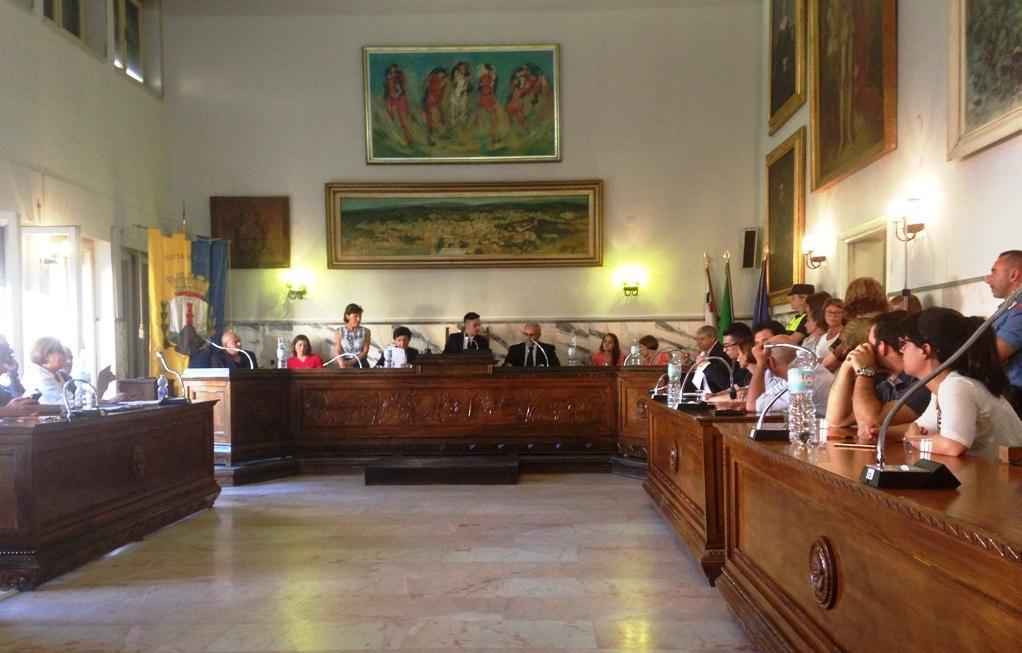 Si dimettono gli assessori nuovi arrivi in consiglio 