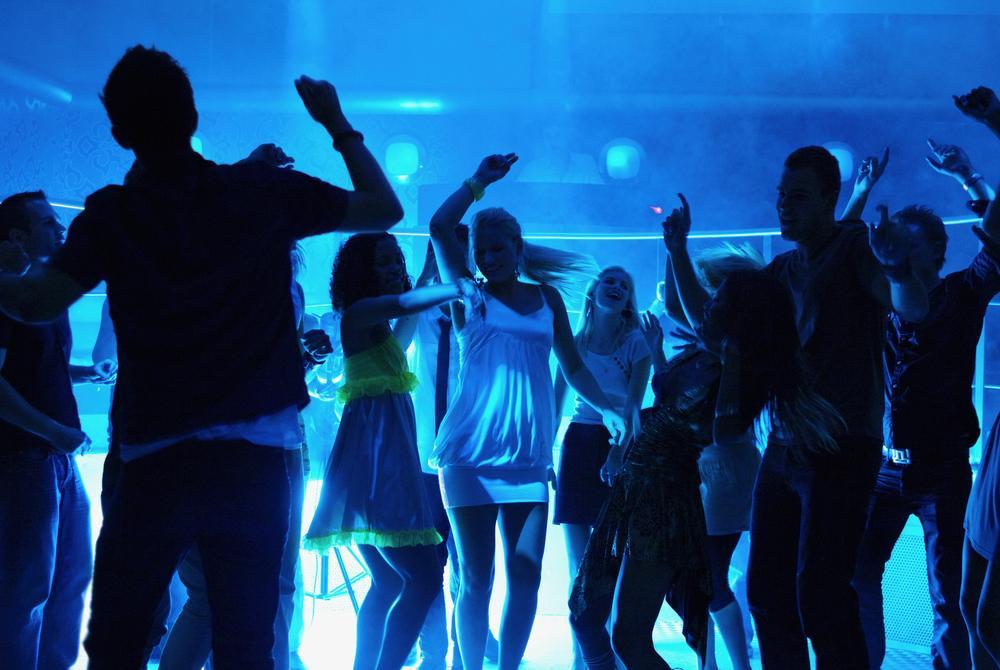 Sì alla musica nei locali fino alle 2 orari liberi per aprire e chiudere