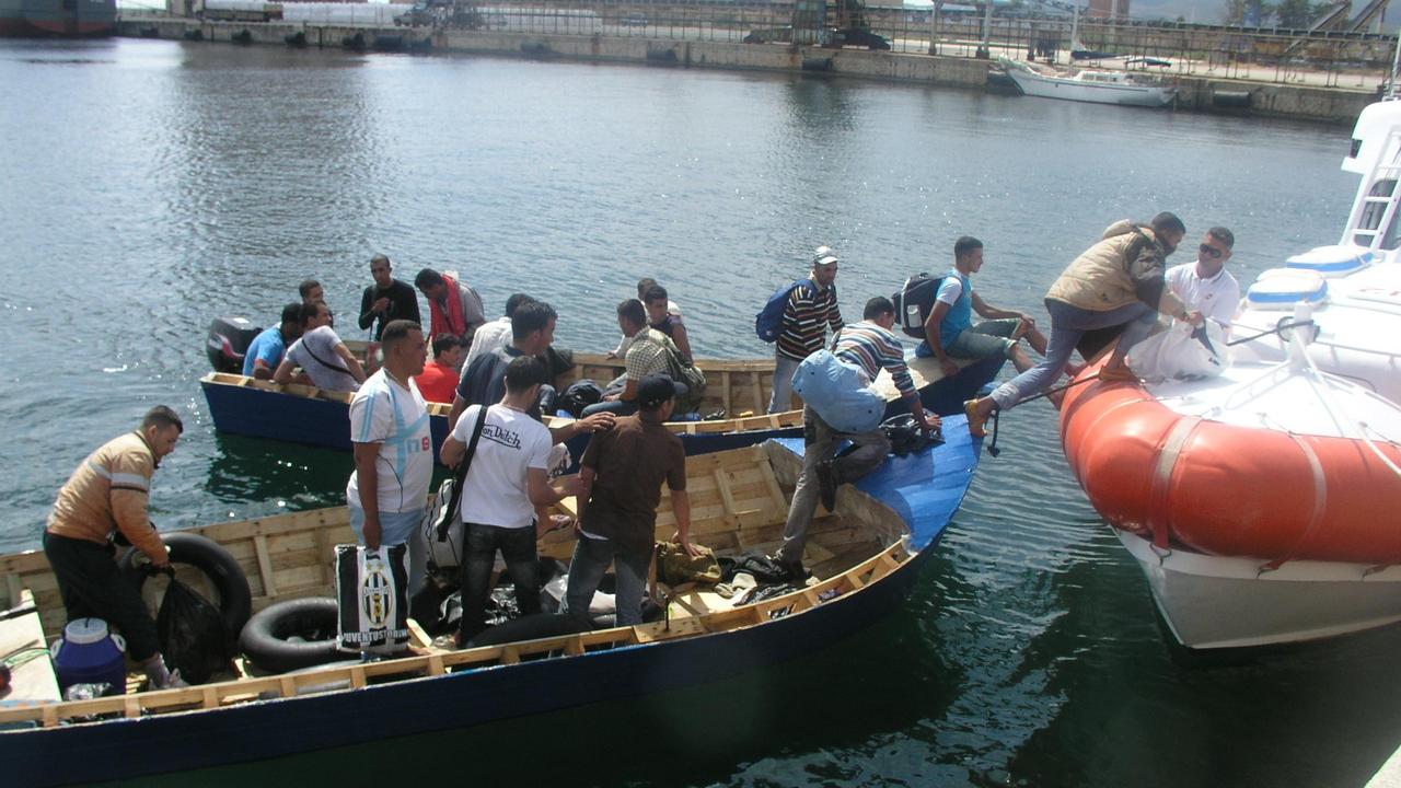 Uno sbarco di migranti (foto archivio)