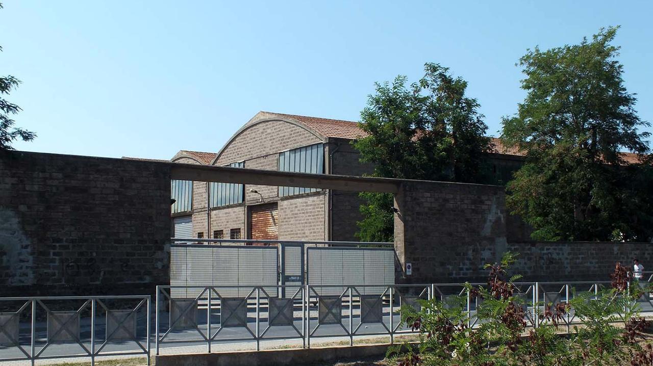 I capannoni dove verrà la nuova Conad (foto Paolo Barlettani)