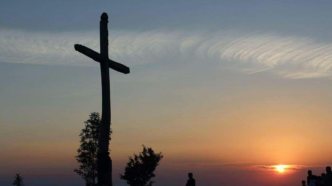 Castelvetro, la magia della musica all'alba al Passo delle Tre Croci