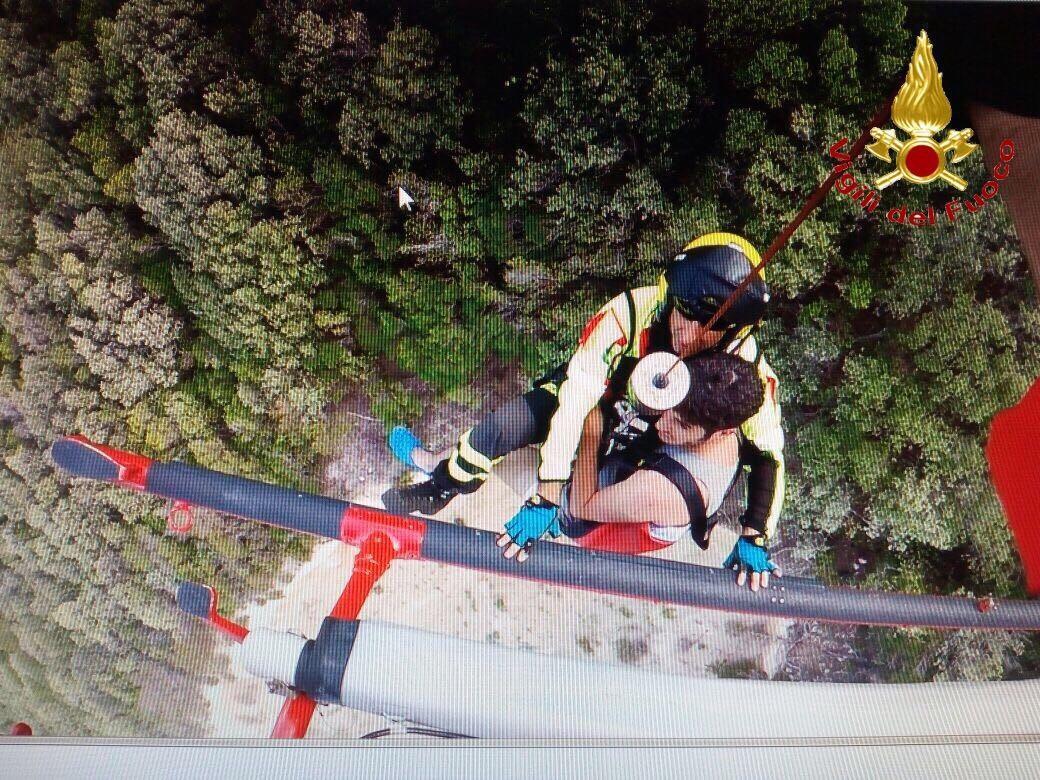 Si perdono nei sentieri per Cala Mariolu, due escursionisti recuperati con l'elicottero