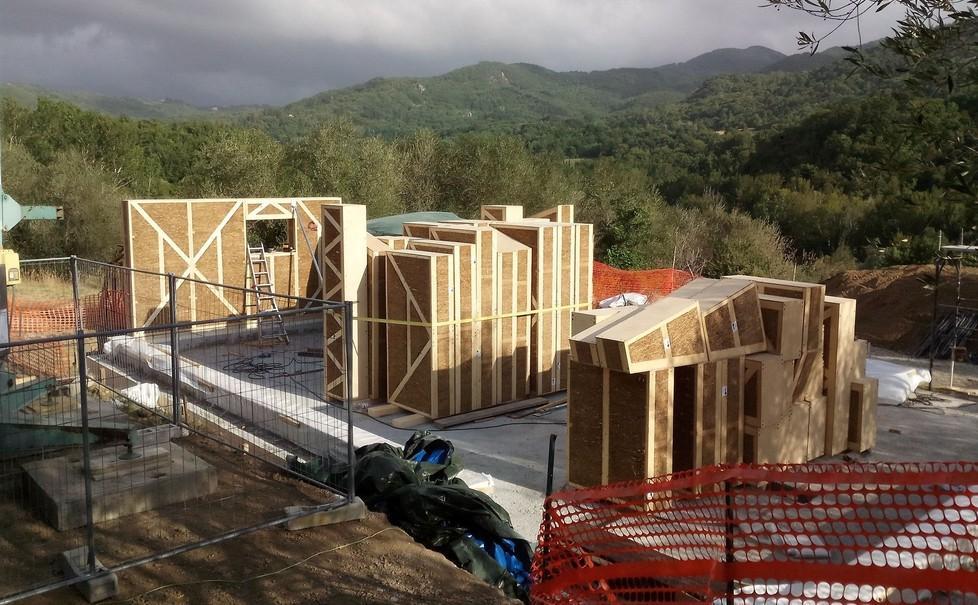 Sull’Amiata nasce una casa passiva in legno e paglia 