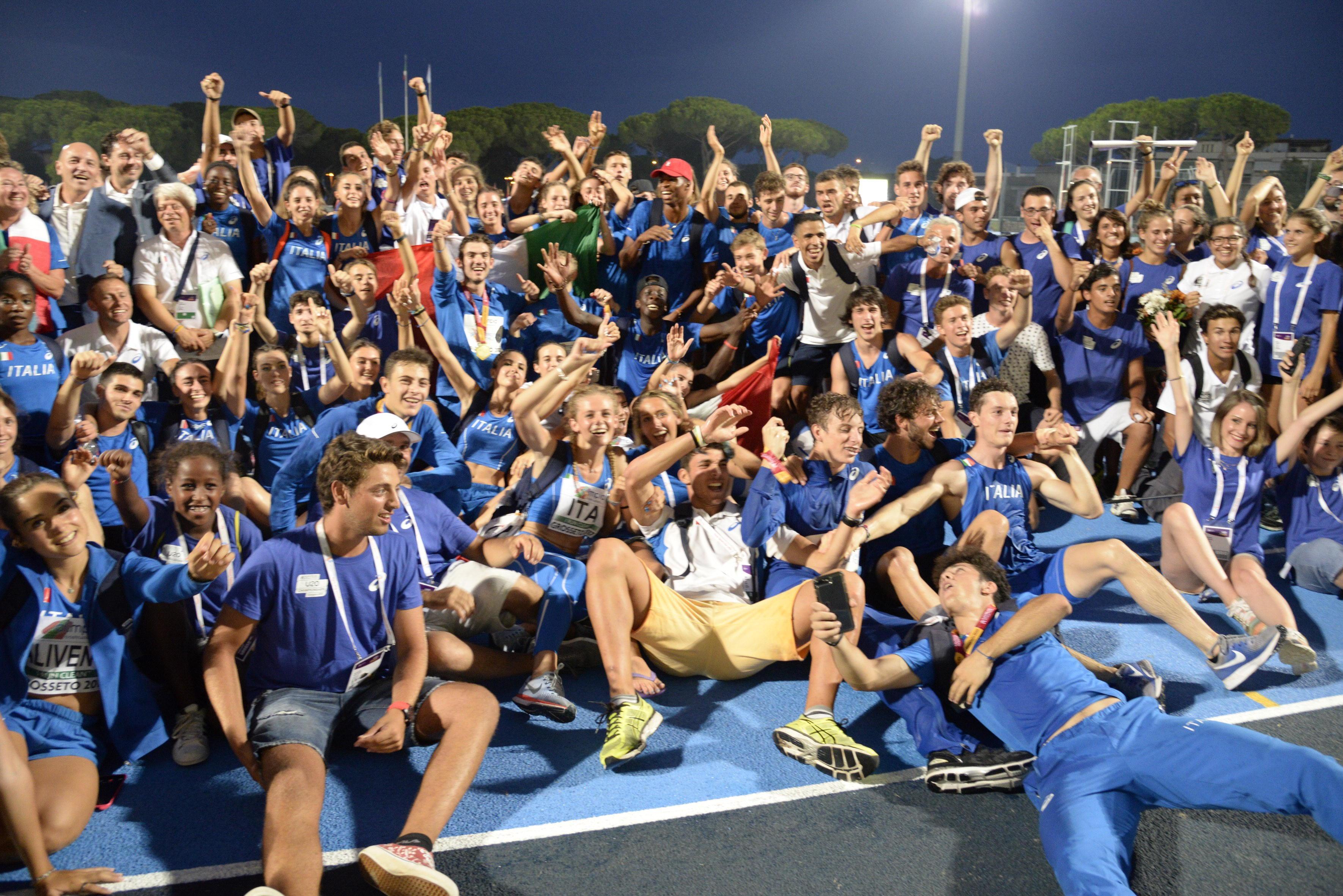 La festa finale della squadra azzurra (foto Bf)