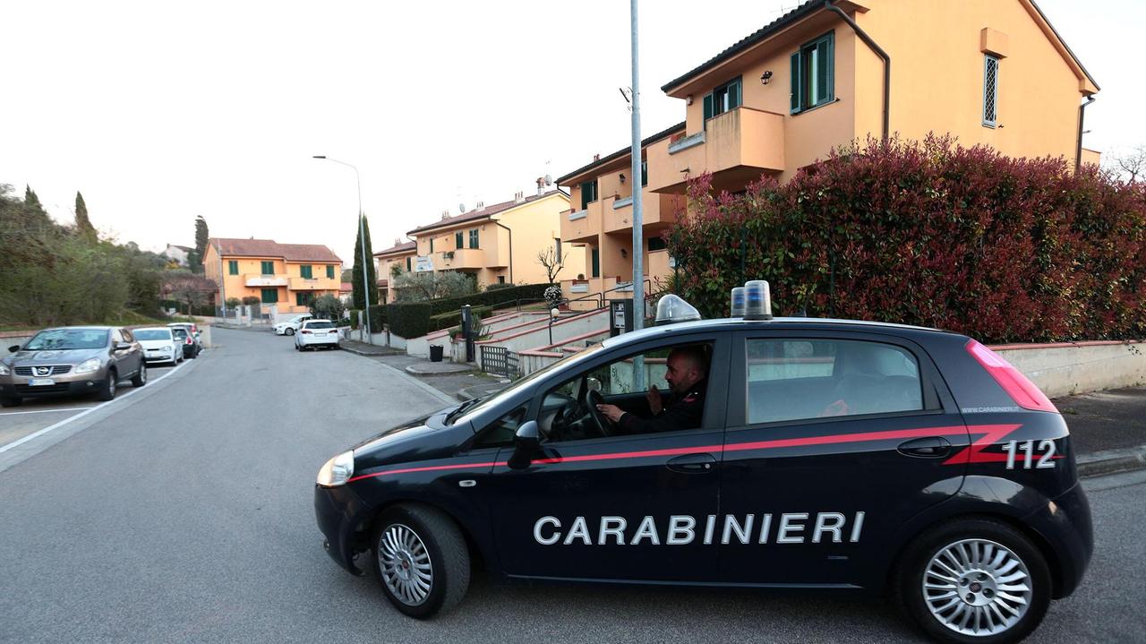 I carabinieri a Torre (foto d'archivio)