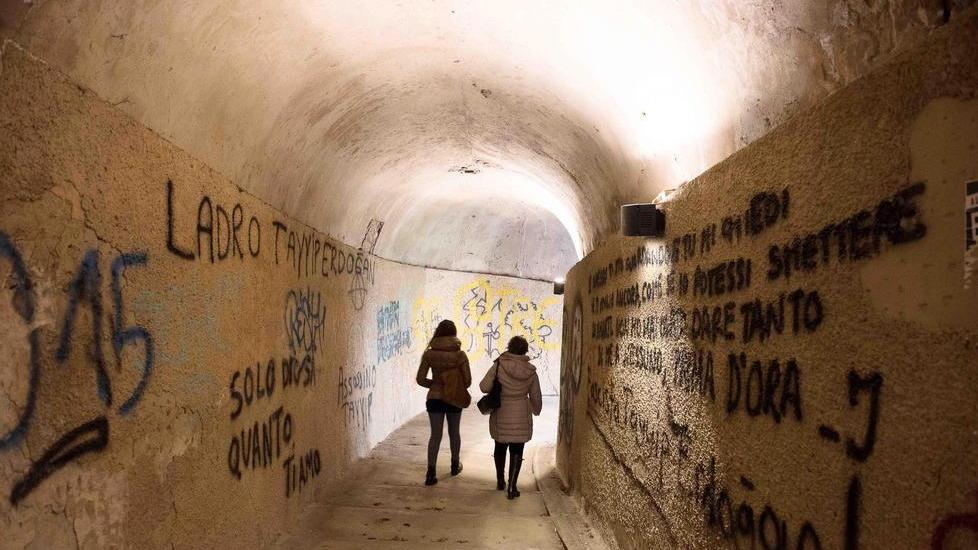 Riviste porno dentro una sortita