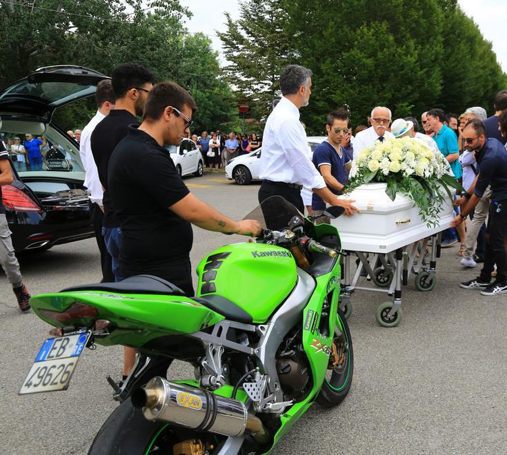 Il rombo di una Kawasaki per dare l’addio a Thomas 