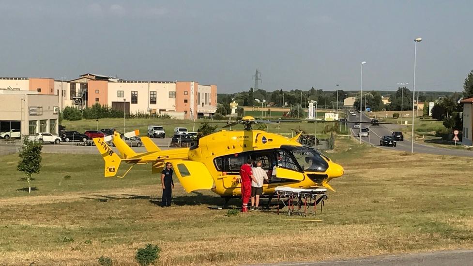 Schianto, due motociclisti restano feriti