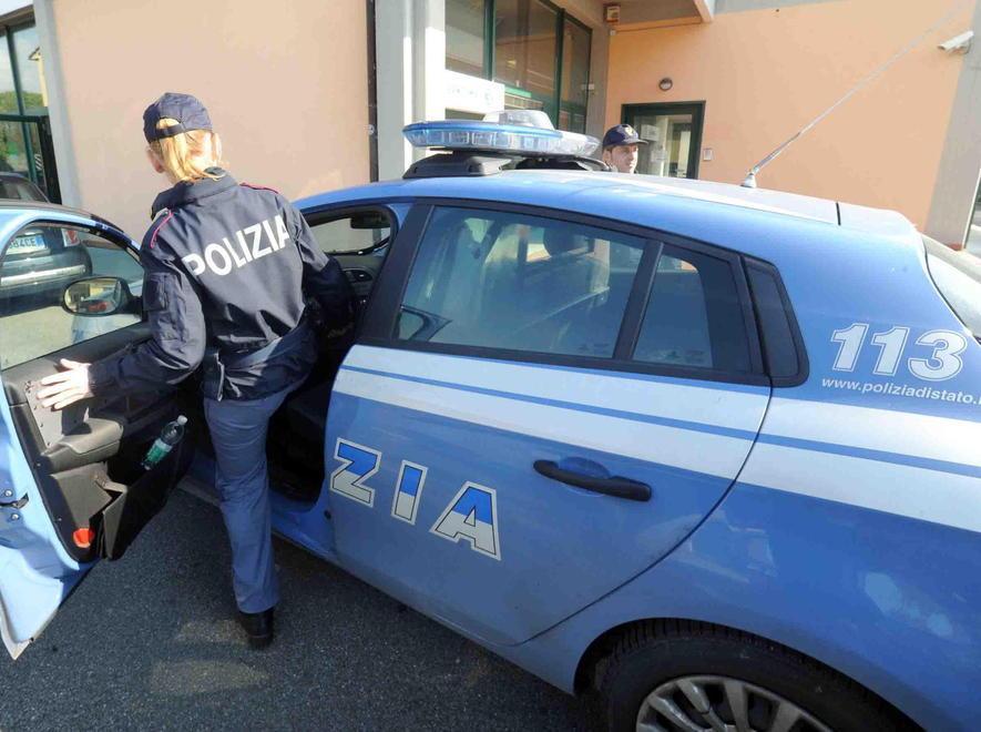 In manette due giovani spacciatori 