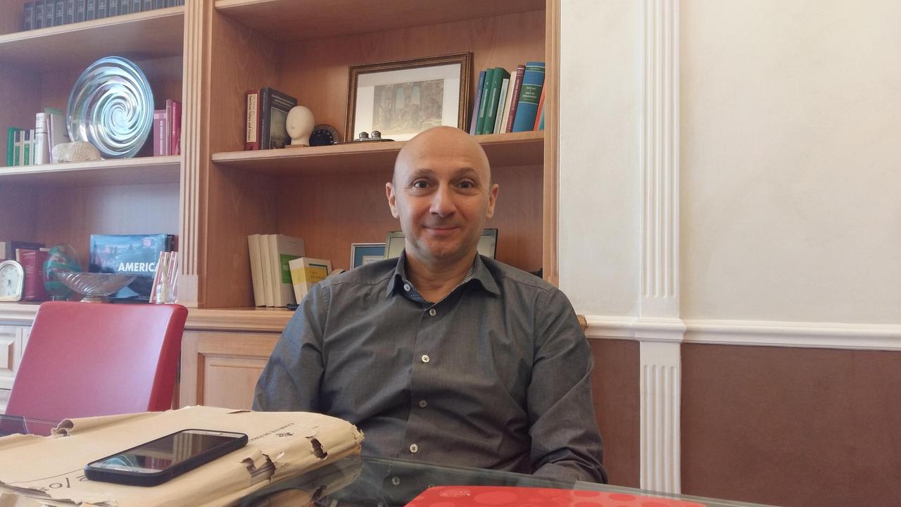 L'architetto pratese Stefano Mordini che non riesce a riscuotere dai cinesi