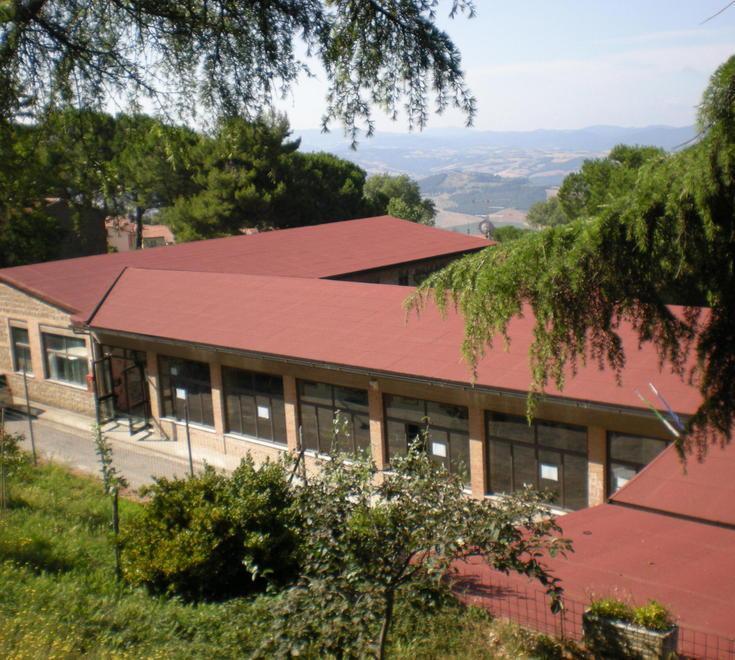 Cade amianto dal tetto del liceo Carducci 