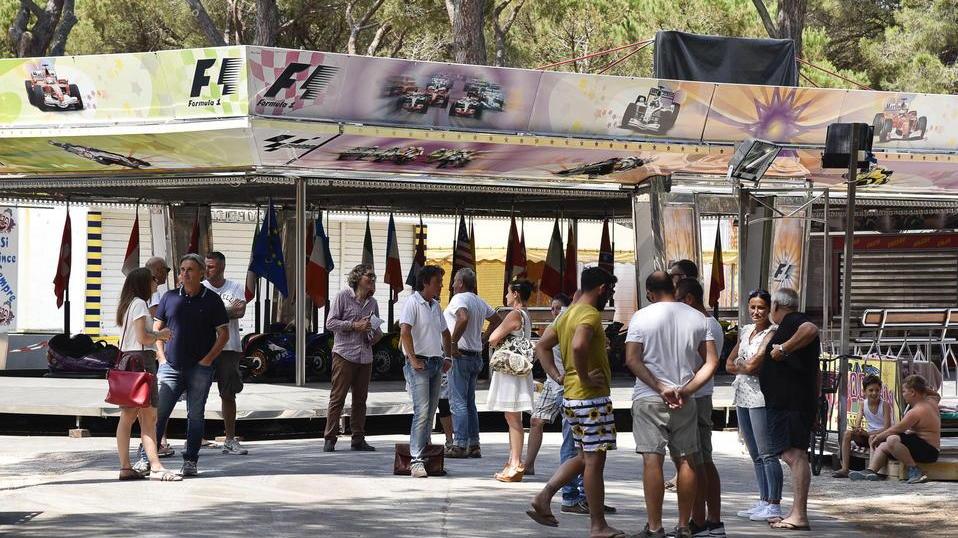 Vigili del fuoco a Marina pagati dai giostrai