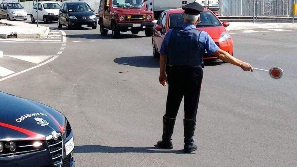 Ubriachi alla guida: ritirate 14 patenti