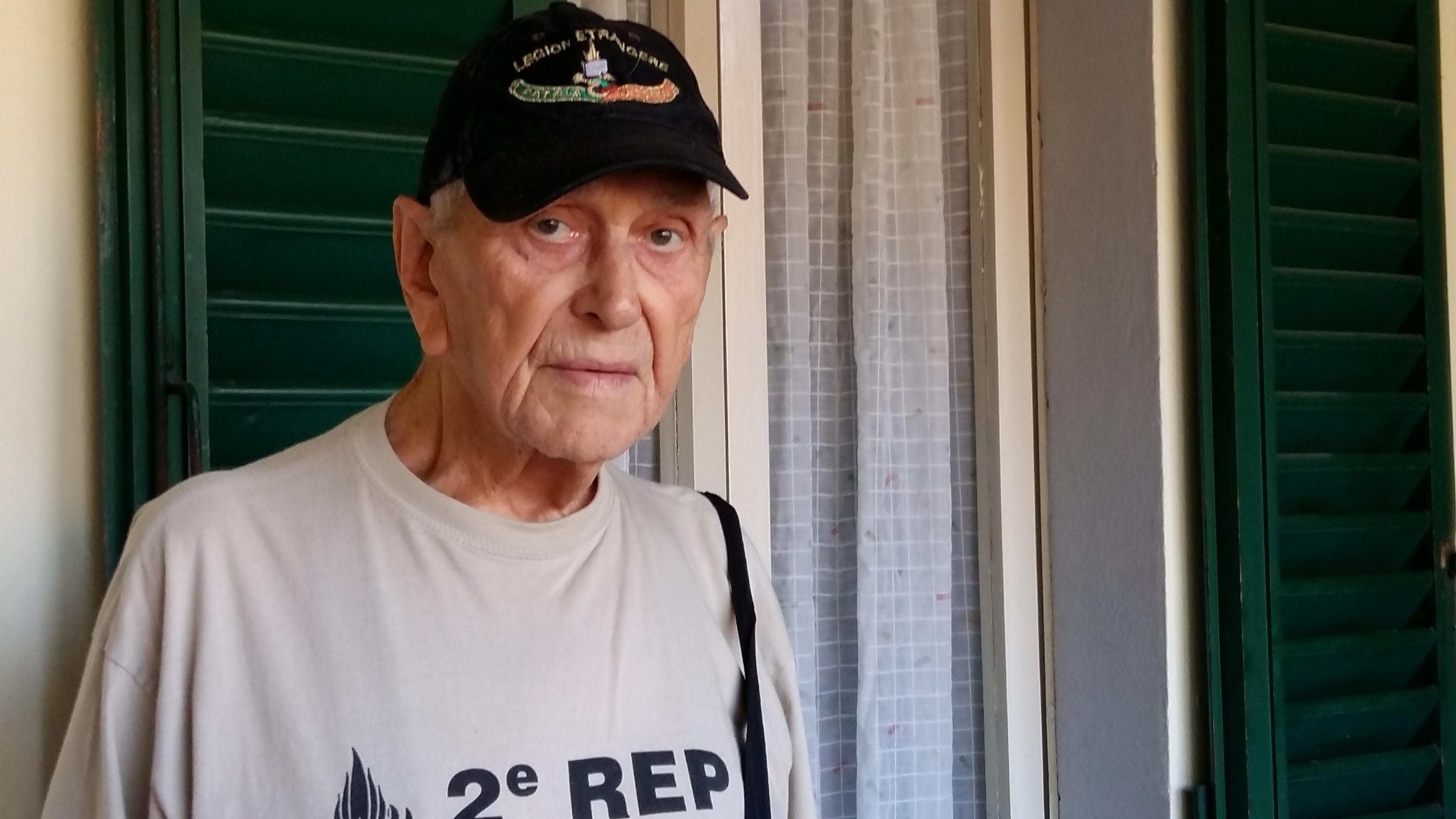 L'ex legionario pratese Giampiero Vigilanti