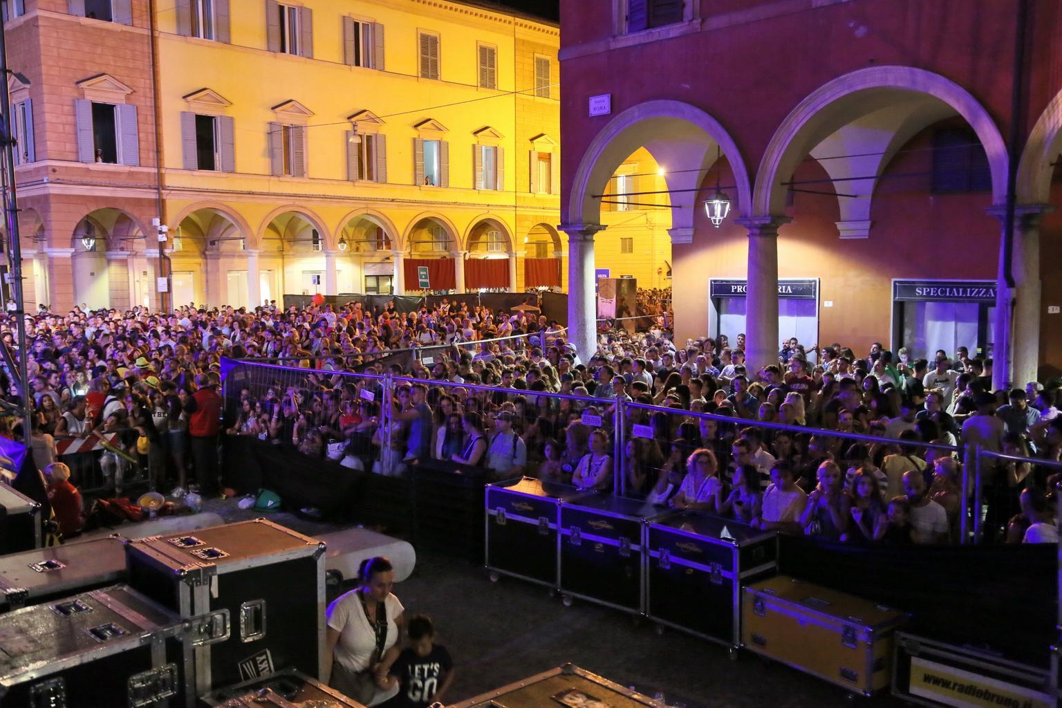 Radio Bruno Estate, venditori abusivi: multe e sequestri