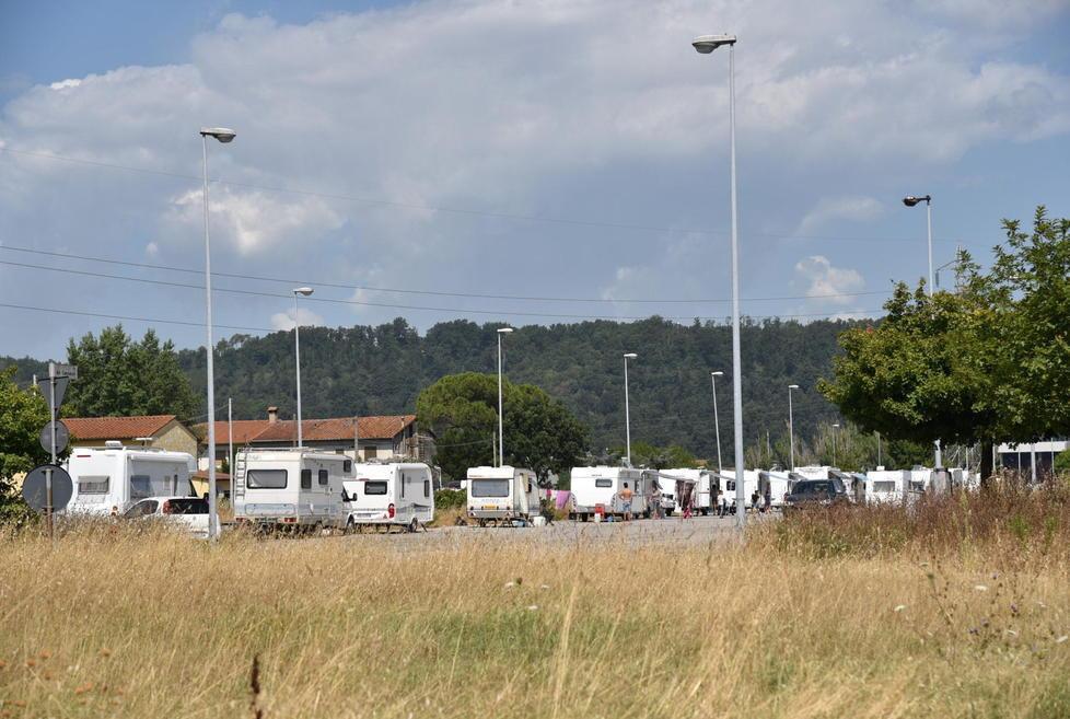 «Quante multe alla carovana di nomadi?»