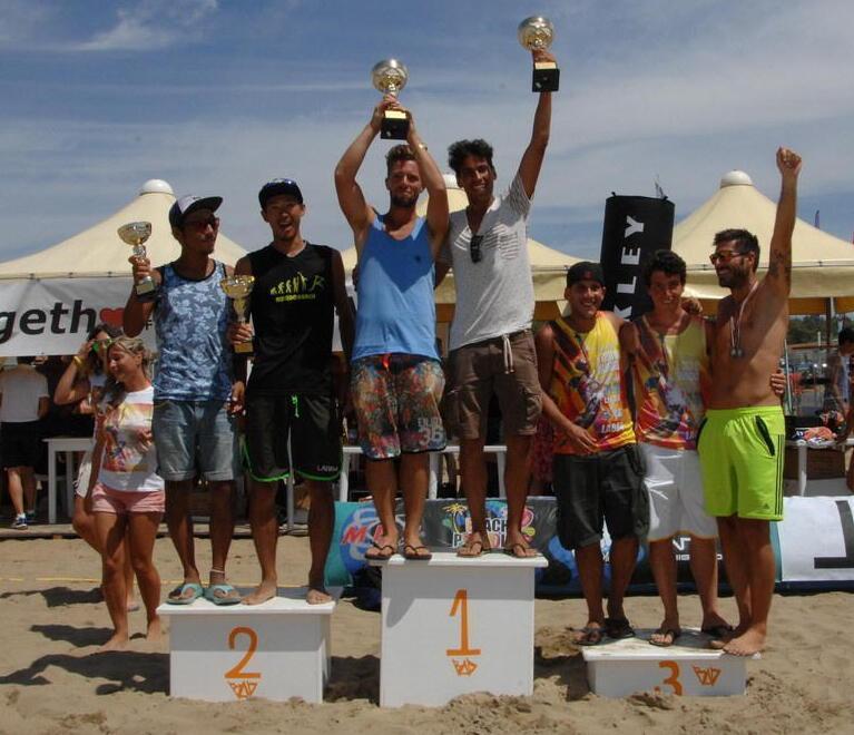 Il grande beach tennis fa tappa a Torre del Lago 