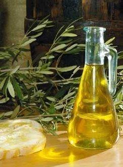 Calici in alto e crostini “bagnati” Due selezioni al top di vini e olii 