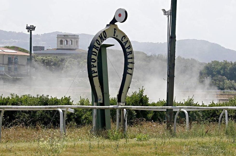 Nell’area fantasma 15 ettari di zolle d’oro a un passo dal mare