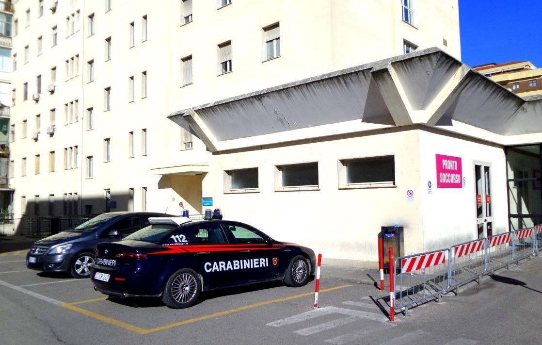 Donna giù dal balcone: è tentato omicidio 
