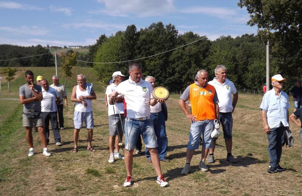 Polinago, una grande festa per lo sport Rifatto il fondo al bocciodromo