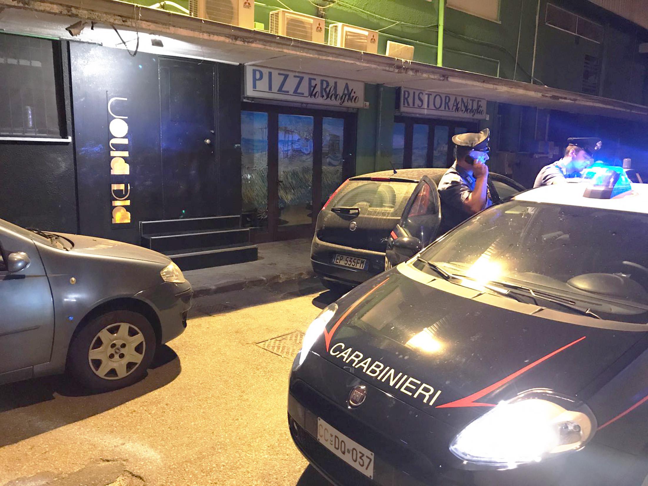 Modena, il Bijou apre lo stesso nonostante il divieto: scatta la denuncia