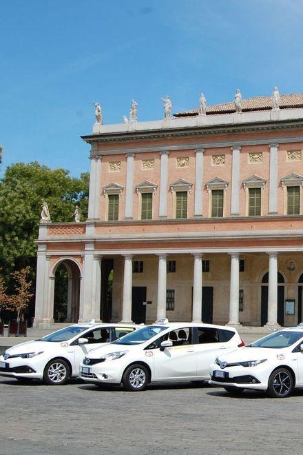 Nuove licenze per i taxi quindici già in circolazione 